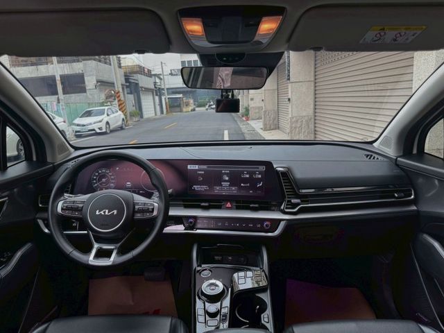 免KEY 定速 環景影像 陡坡緩降系統 光感應自動頭燈 哈曼卡頓汽車音響  第7張相片