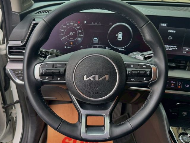 免KEY 定速 環景影像 陡坡緩降系統 光感應自動頭燈 哈曼卡頓汽車音響  第8張相片