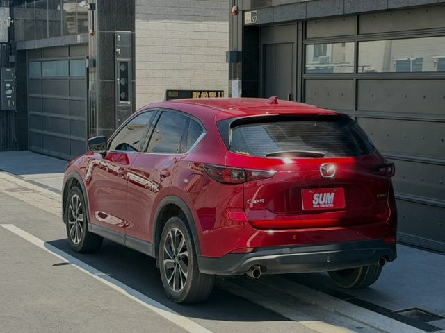 魂動紅 ACC自動跟車 電尾門 後座出風口 免鑰匙啟動  第2張相片