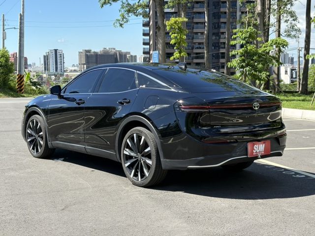 2.4皇家版 21吋大鋁圈 ACC跟車 環景 後座充電出風口  第2張相片