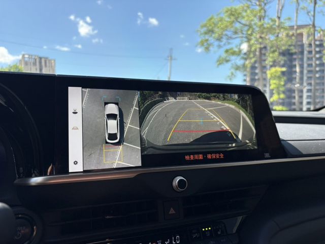 2.4皇家版 21吋大鋁圈 ACC跟車 環景 後座充電出風口  第11張相片