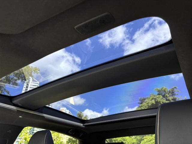 2.4皇家版 21吋大鋁圈 ACC跟車 環景 後座充電出風口  第13張相片