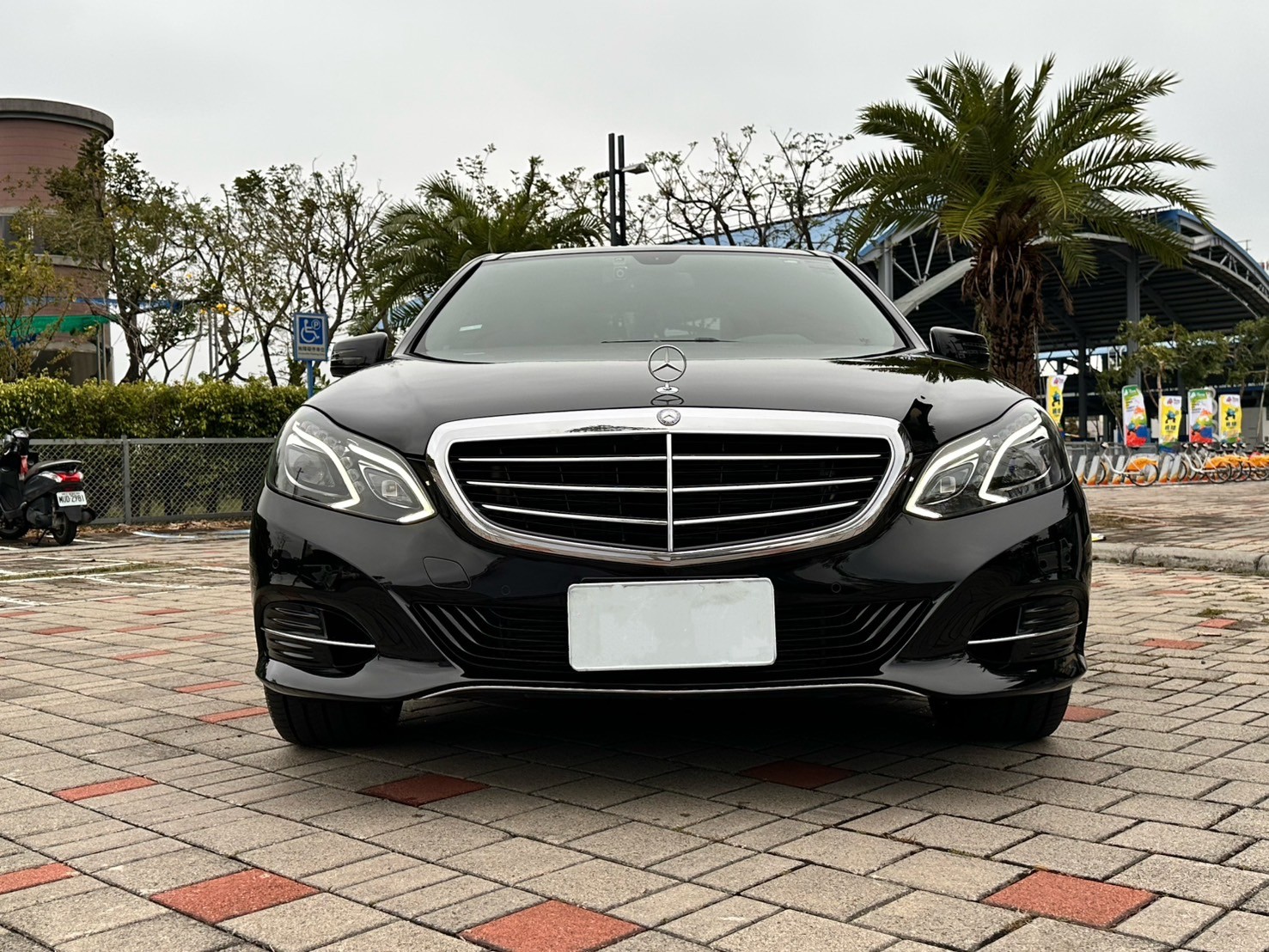 ☪2015年 BENZ賓士 E400 Elegance 3.0L ☪歡迎搜尋粉絲專頁 【益群汽車】  第2張相片