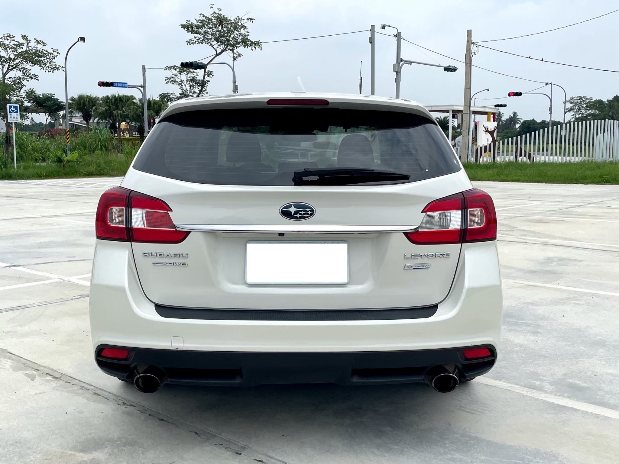 ☪2018年 SUBARU速霸陸 LEVORG 檸檬哥 1.6L ☪歡迎搜尋粉絲專頁 【益群汽車】  第3張相片