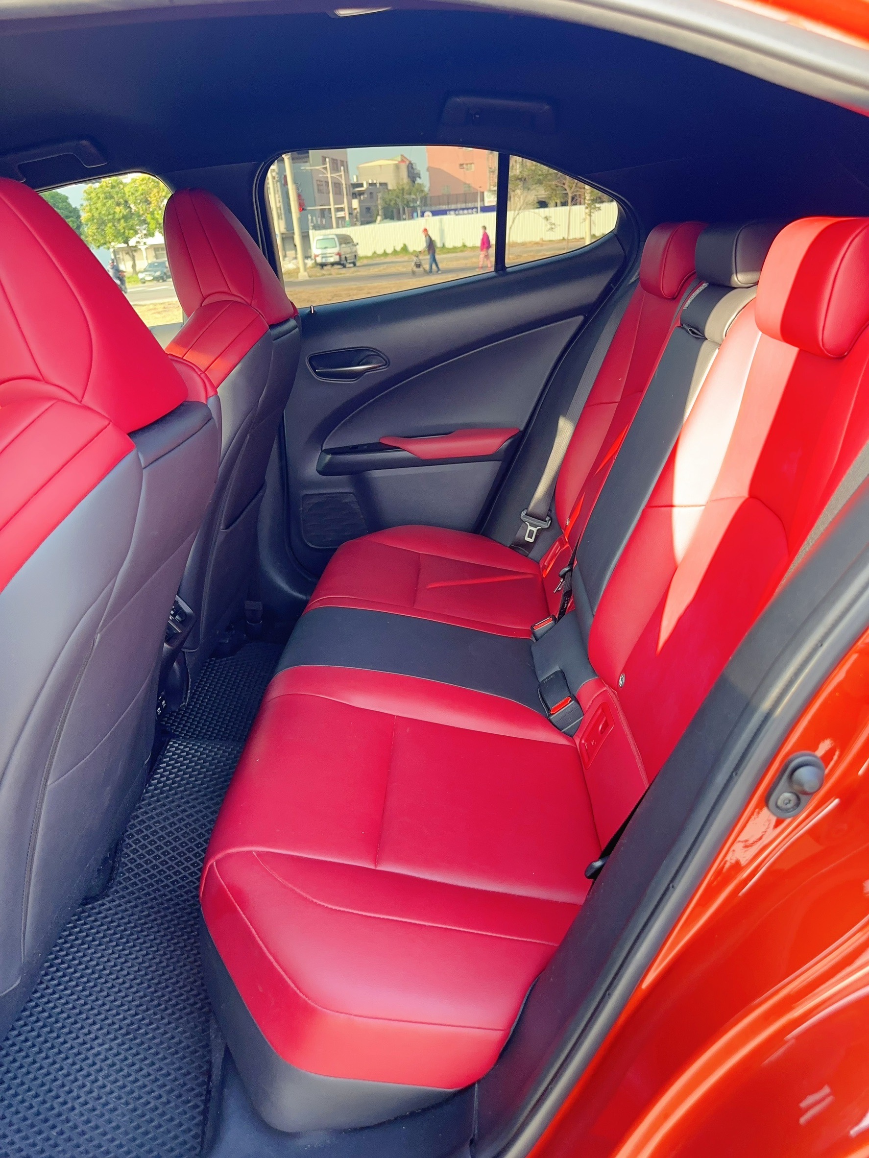 ☪2018年 LEXUS凌志 UX200 F-SPORT 2.0L ☪歡迎搜尋粉絲專頁 【益群汽車】  第7張相片