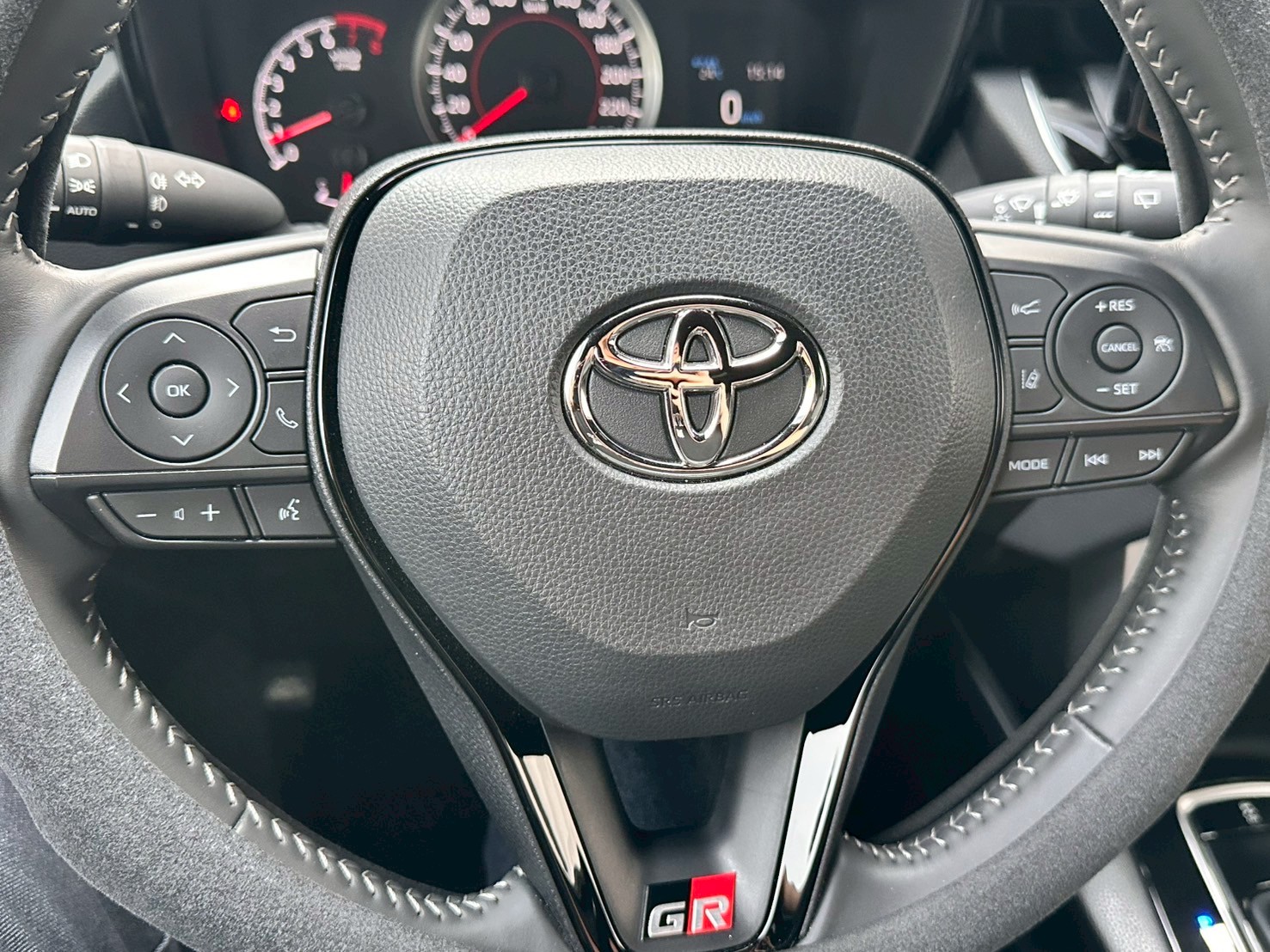 ☪2024年 TOYOTA COROLLA CEOSS GR 特仕 1.8L ☪歡迎搜尋粉絲專頁 【益群汽車】  第9張相片