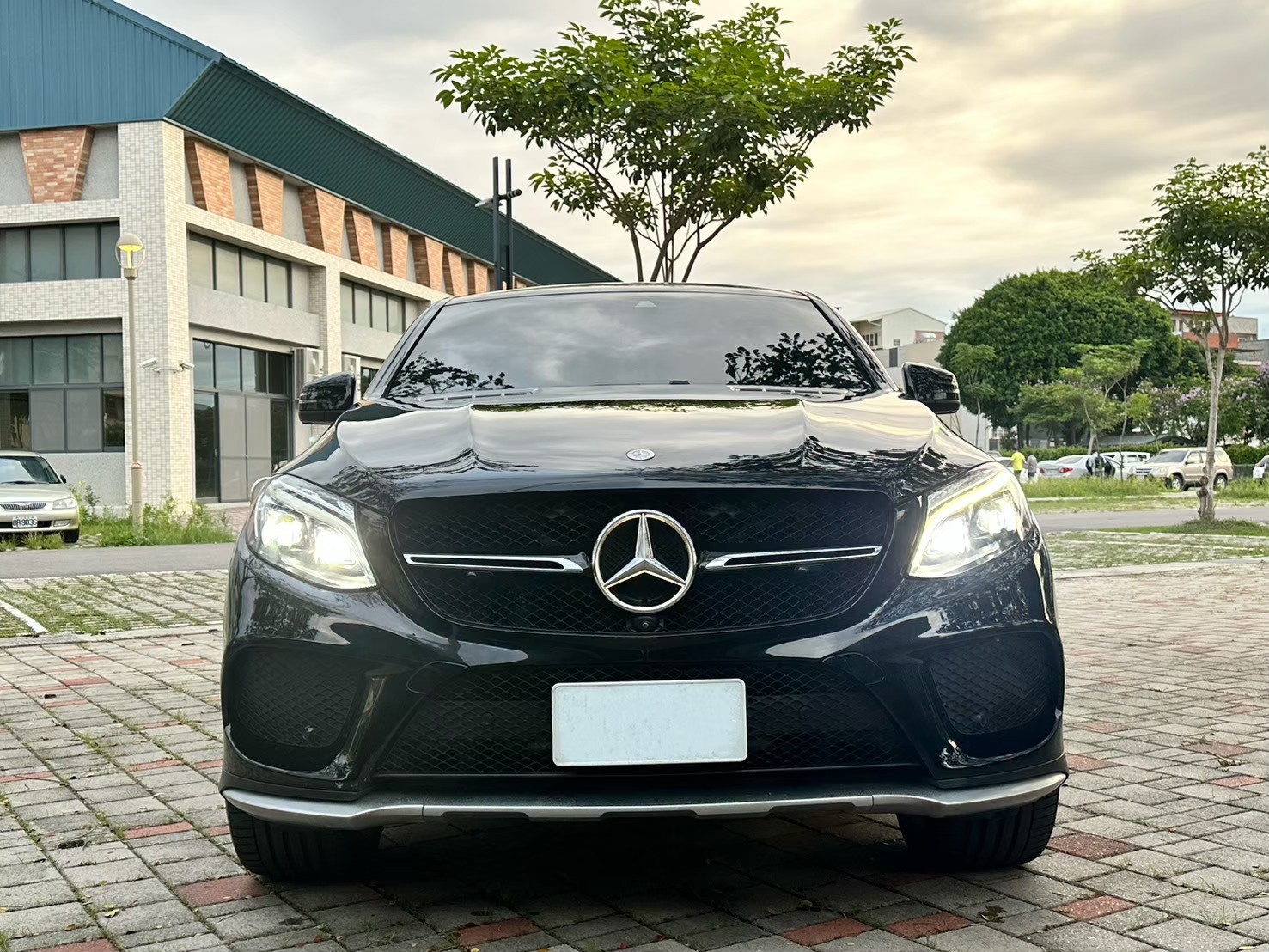 ☪2016年 BENZ賓士 GLE450 4MATIC 3.0L ☪歡迎搜尋粉絲專頁 【益群汽車】  第2張相片