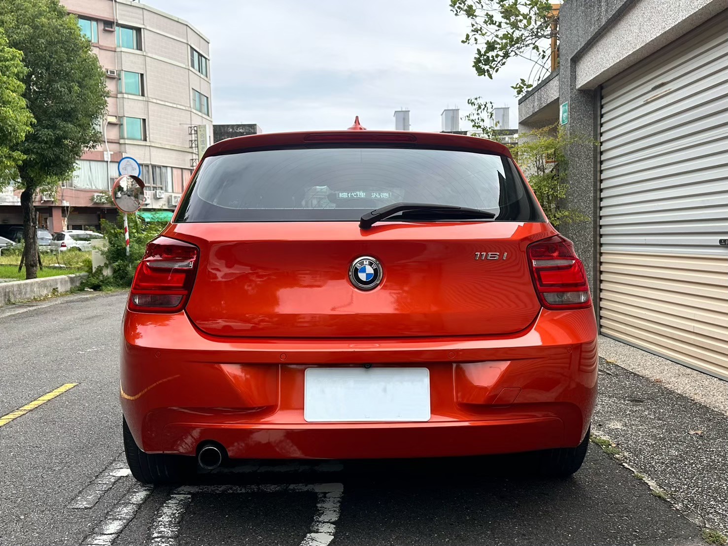 ☪2015年 寶馬 BMW 116i 五門掀背小車  里程僅跑7.8萬 1.6L  ☪歡迎搜尋粉絲專頁 【益群汽車】  第3張相片