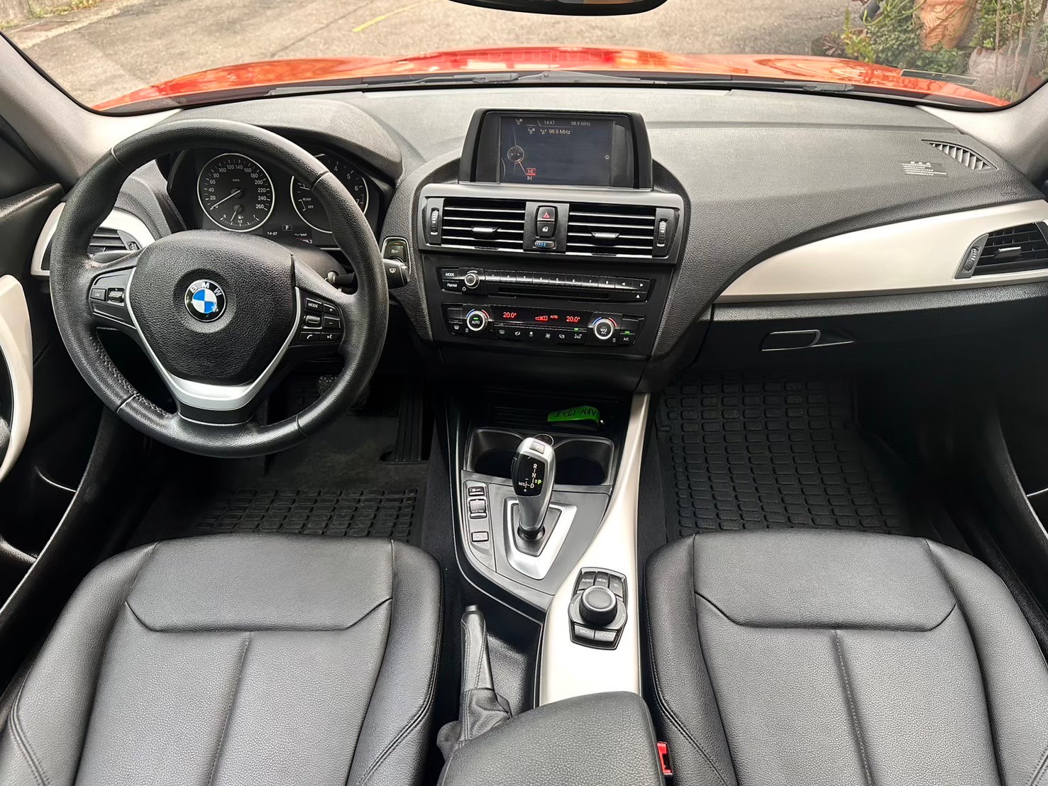 ☪2015年 寶馬 BMW 116i 五門掀背小車  里程僅跑7.8萬 1.6L  ☪歡迎搜尋粉絲專頁 【益群汽車】  第6張相片