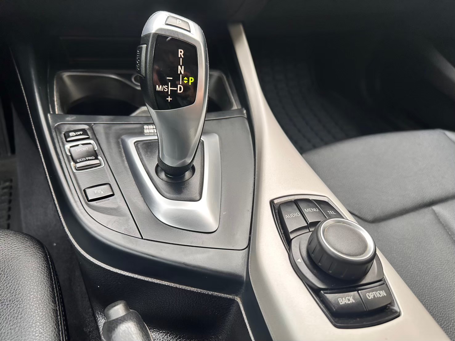 ☪2015年 寶馬 BMW 116i 五門掀背小車  里程僅跑7.8萬 1.6L  ☪歡迎搜尋粉絲專頁 【益群汽車】  第7張相片
