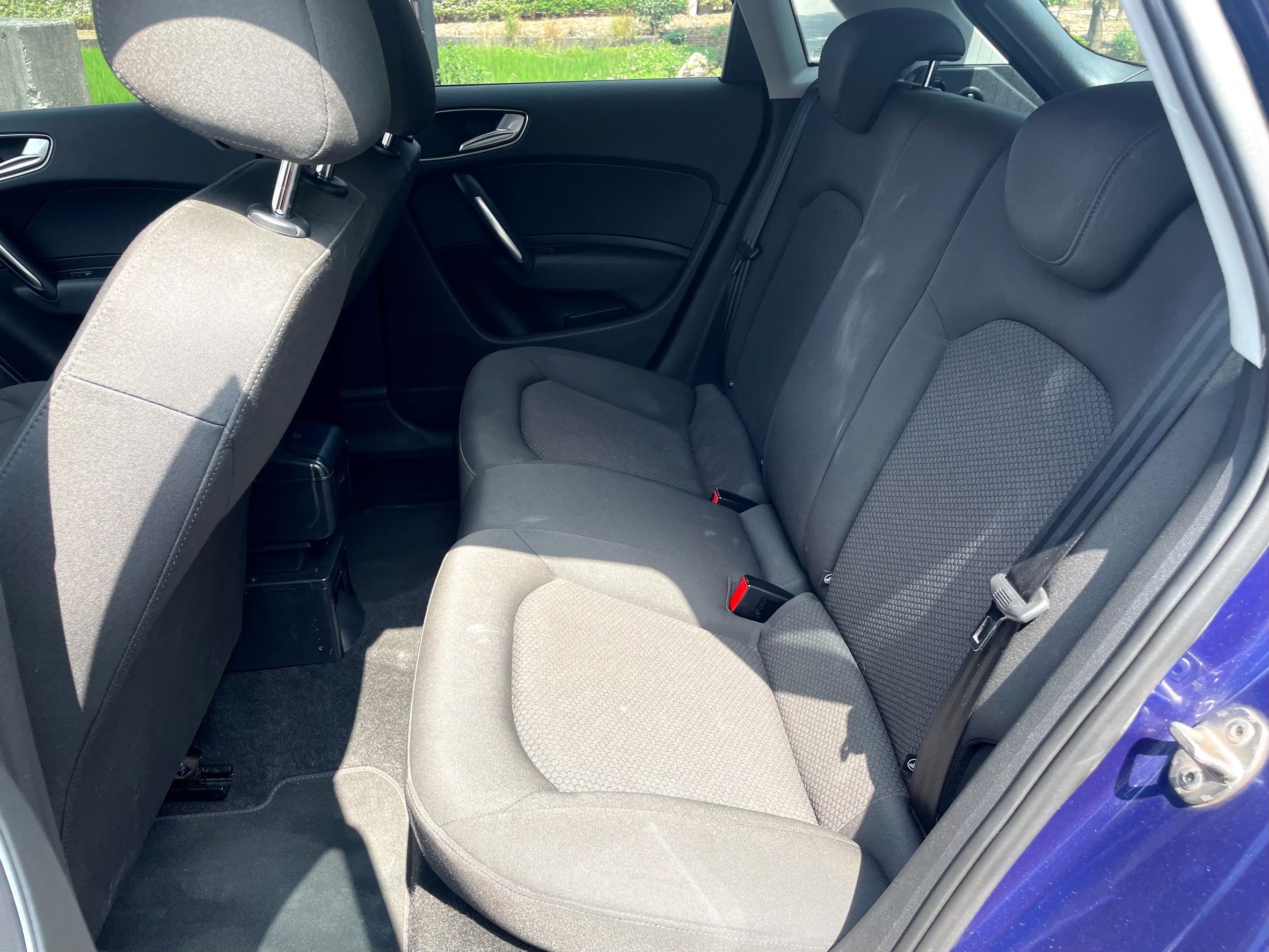 ☪2015年 AUDI奧迪 A1 小改款 五門掀背車  1.0L ☪歡迎搜尋粉絲專頁 【益群汽車】  第5張相片