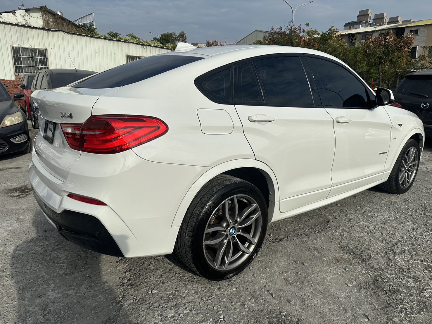 ☪2016年 BMW X4 35i 3.0L ☪歡迎搜尋粉絲專頁 【益群汽車】  第4張相片