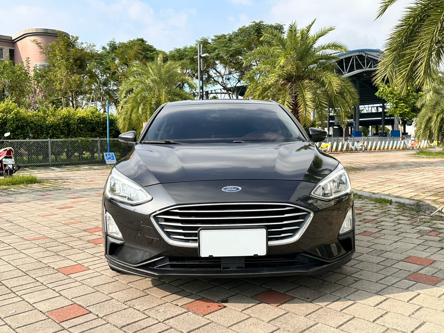 ☪2019年 FORD FOCUS 4D 182時尚型 里程6.1萬 1.5L ☪歡迎搜尋粉絲專頁 【益群汽車】  第2張相片