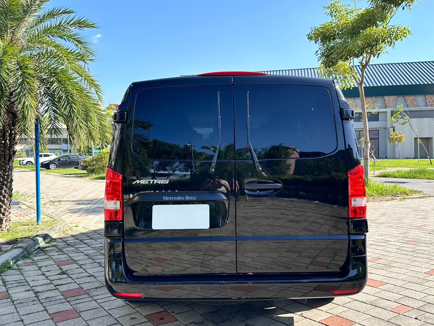 ☪2017年 BENZ Metris 8人座 汽油 機場接送 全家出遊 美規 2.0L ☪歡迎搜尋粉絲專頁 【益群汽車】  第4張相片