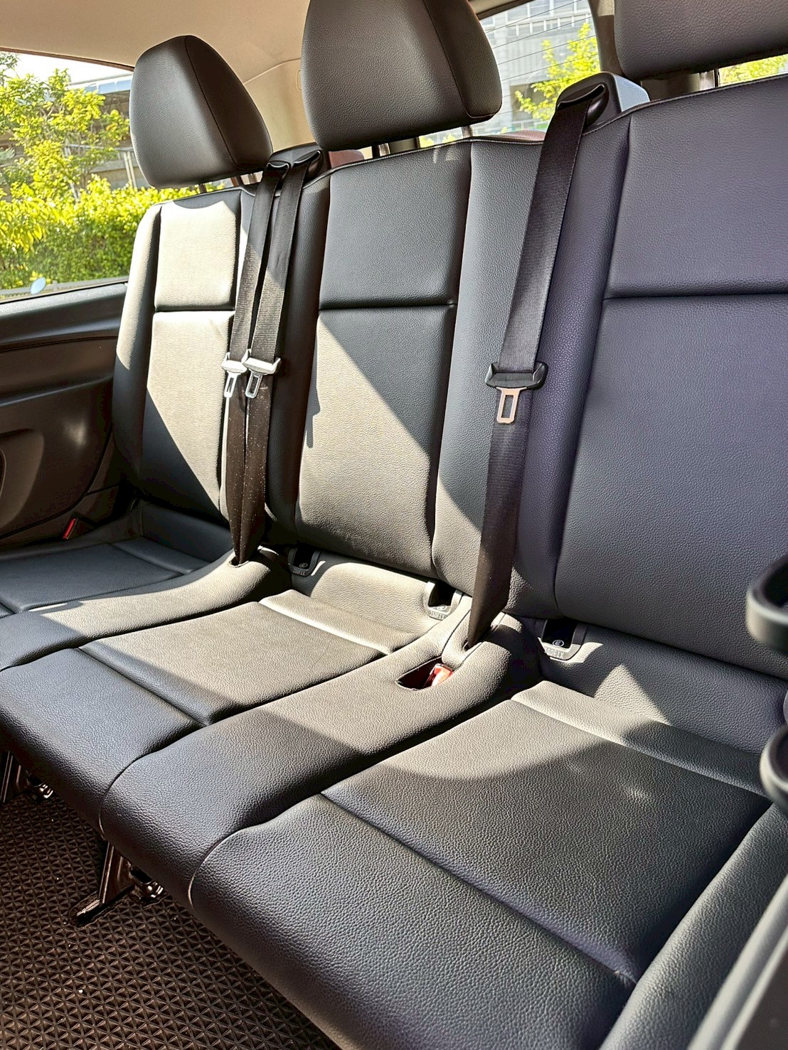 ☪2017年 BENZ Metris 8人座 汽油 機場接送 全家出遊 美規 2.0L ☪歡迎搜尋粉絲專頁 【益群汽車】  第7張相片