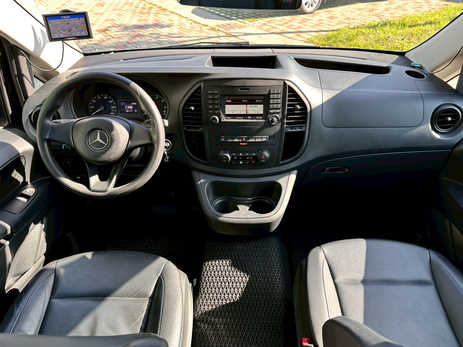 ☪2017年 BENZ Metris 8人座 汽油 機場接送 全家出遊 美規 2.0L ☪歡迎搜尋粉絲專頁 【益群汽車】  第8張相片