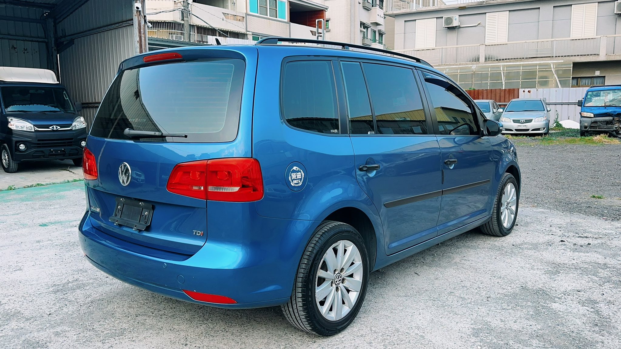 ☪2014年 2014年 福斯 TOURAN 1.6 柴油 七人座 ☪歡迎搜尋粉絲專頁 【益群汽車】  第4張相片