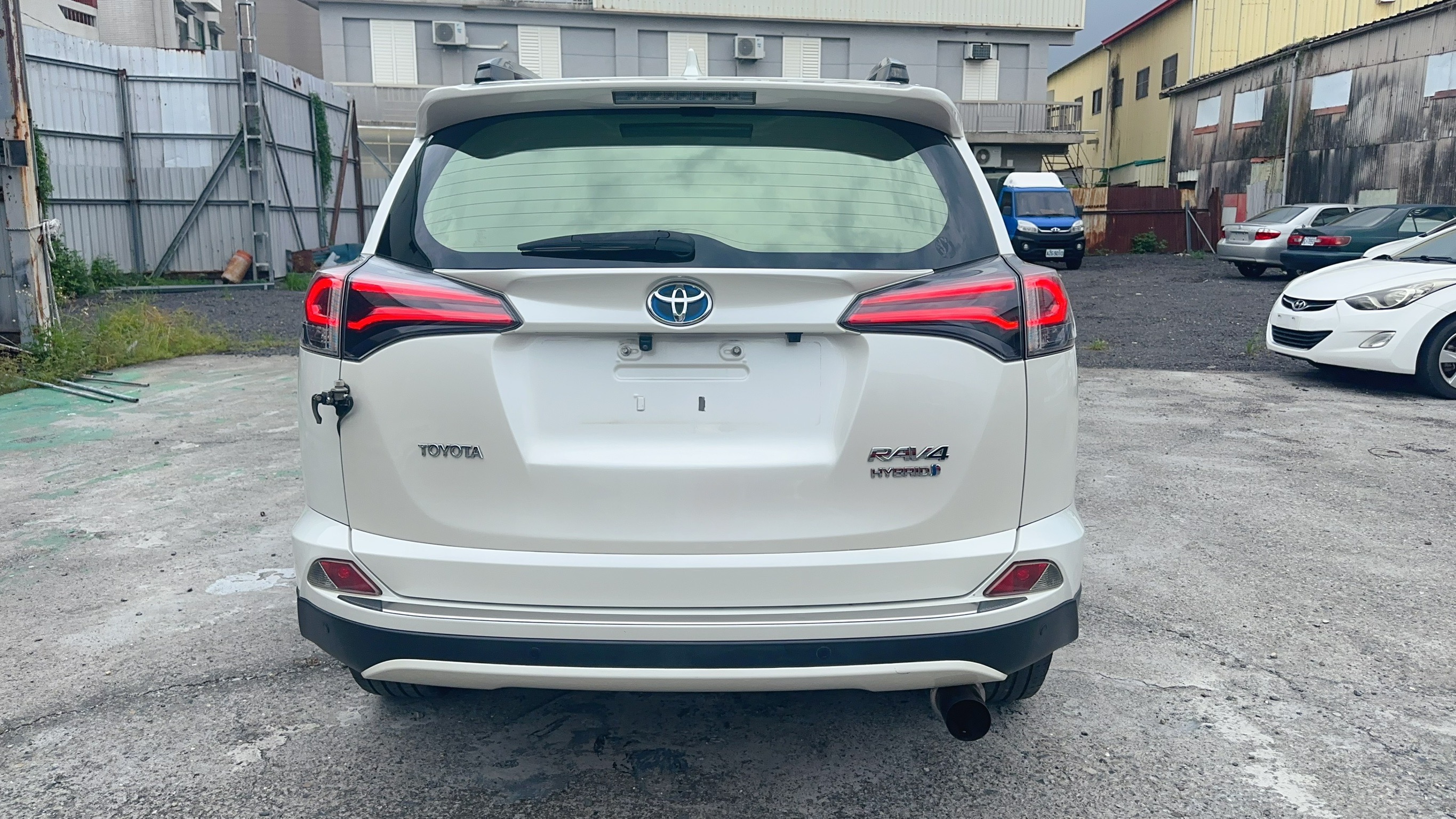 ☪2017年 TOYOTA RAV4 油電尊爵 2.5L ☪歡迎搜尋粉絲專頁 【益群汽車】  第3張相片