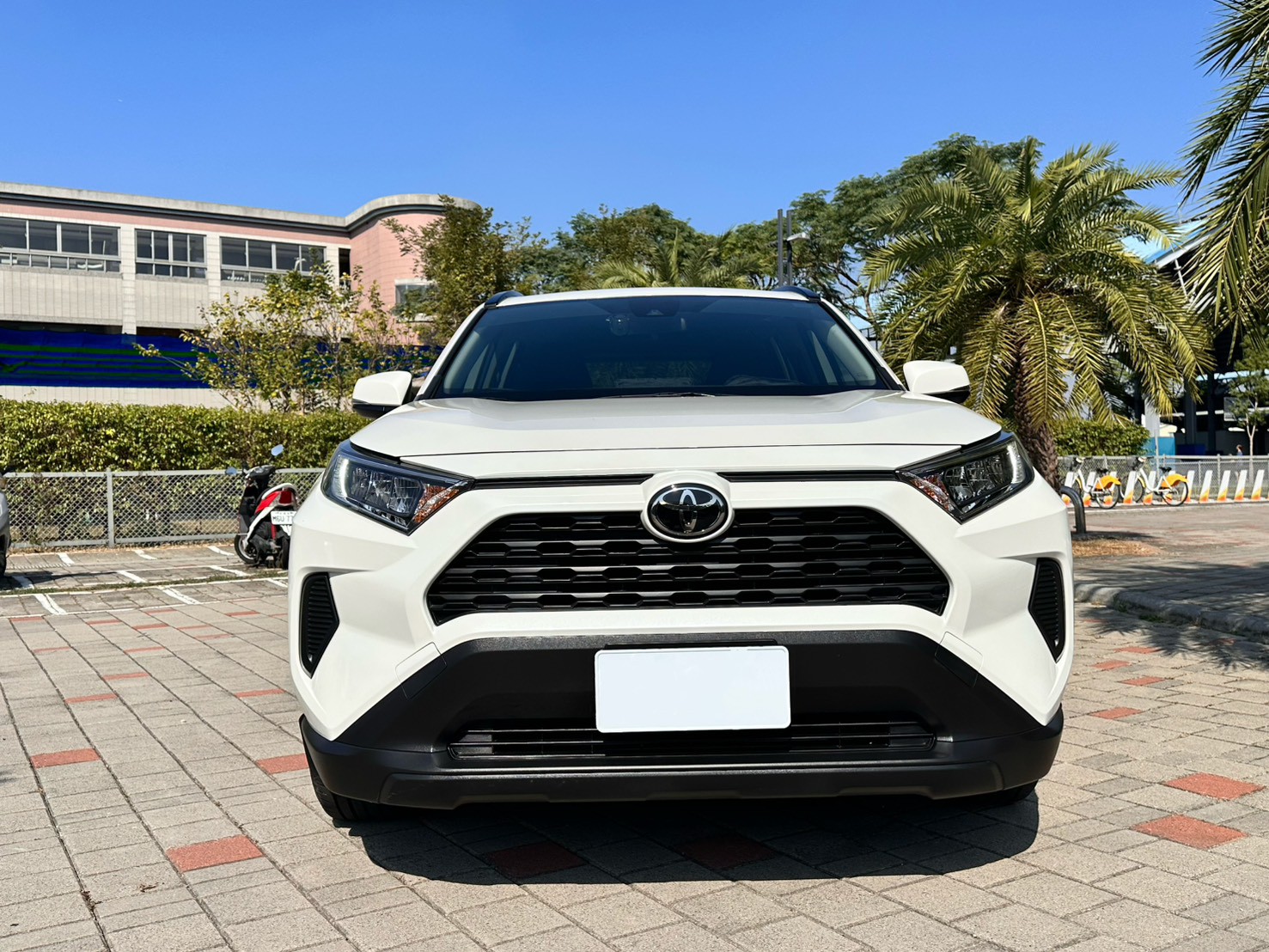 ☪2021年 TOYOTA RAV4 媲美新車 里程超低 僅跑14000公里 豪華版 2.0L ☪歡迎搜尋粉絲專頁 【益群汽車】  第2張相片