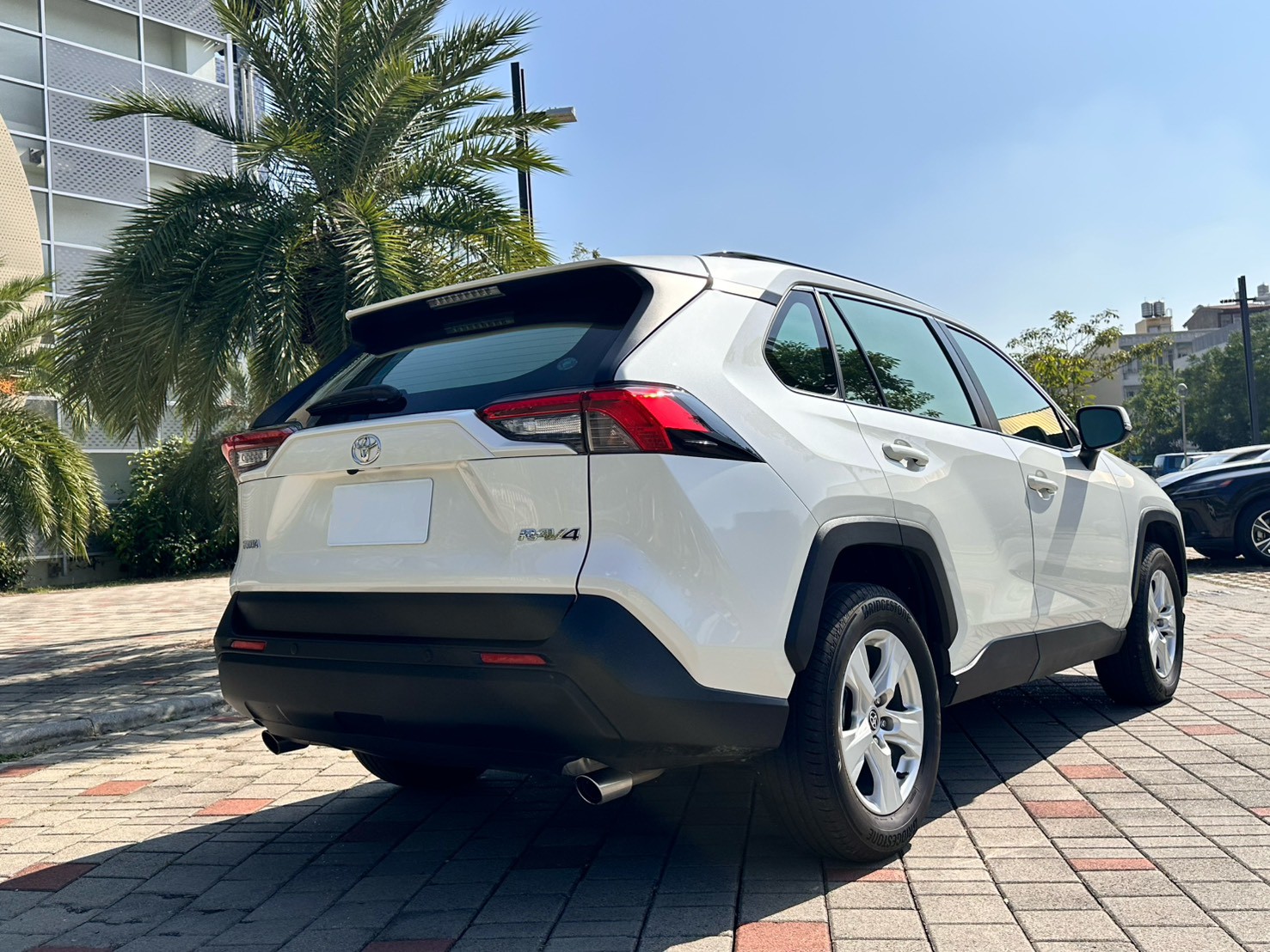 ☪2021年 TOYOTA RAV4 媲美新車 里程超低 僅跑14000公里 豪華版 2.0L ☪歡迎搜尋粉絲專頁 【益群汽車】  第4張相片