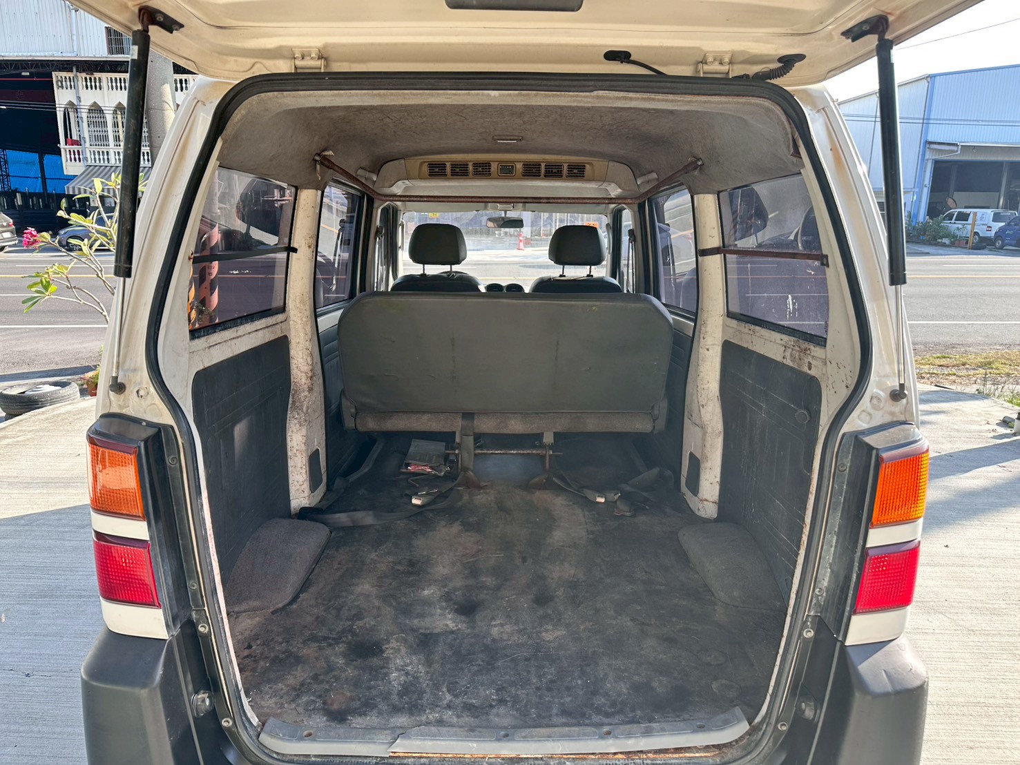 ☪2012年 中華  菱利 廂型車 手排 只賣個位數 1.3L ☪歡迎搜尋粉絲專頁 【益群汽車】  第5張相片