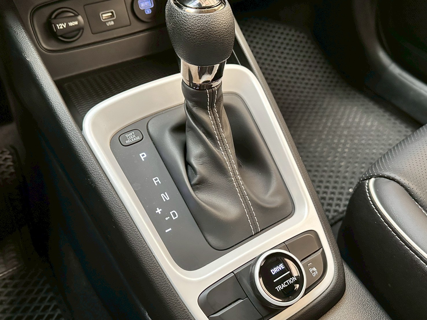 ☪2021年現代 VENUE 輕休旅 空力套件 1.6L ☪歡迎搜尋粉絲專頁 【益群汽車】  第8張相片