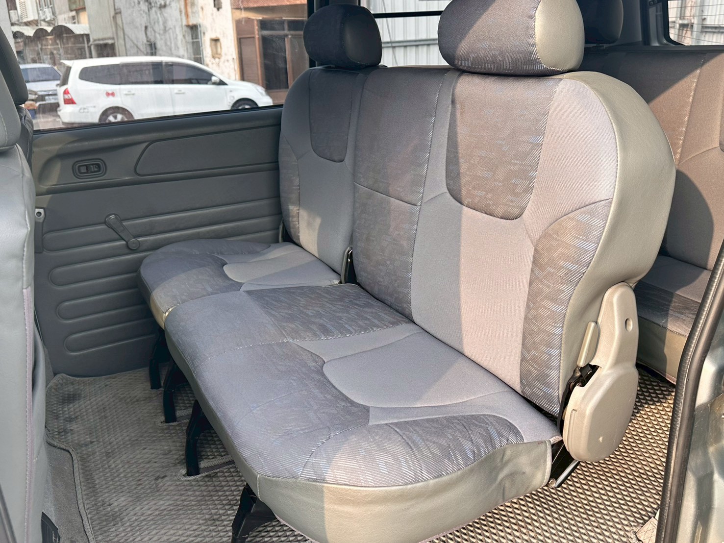 ☪2014年中華 凌利 廂型車 正8人座 1.3L ☪歡迎搜尋粉絲專頁 【益群汽車】  第6張相片