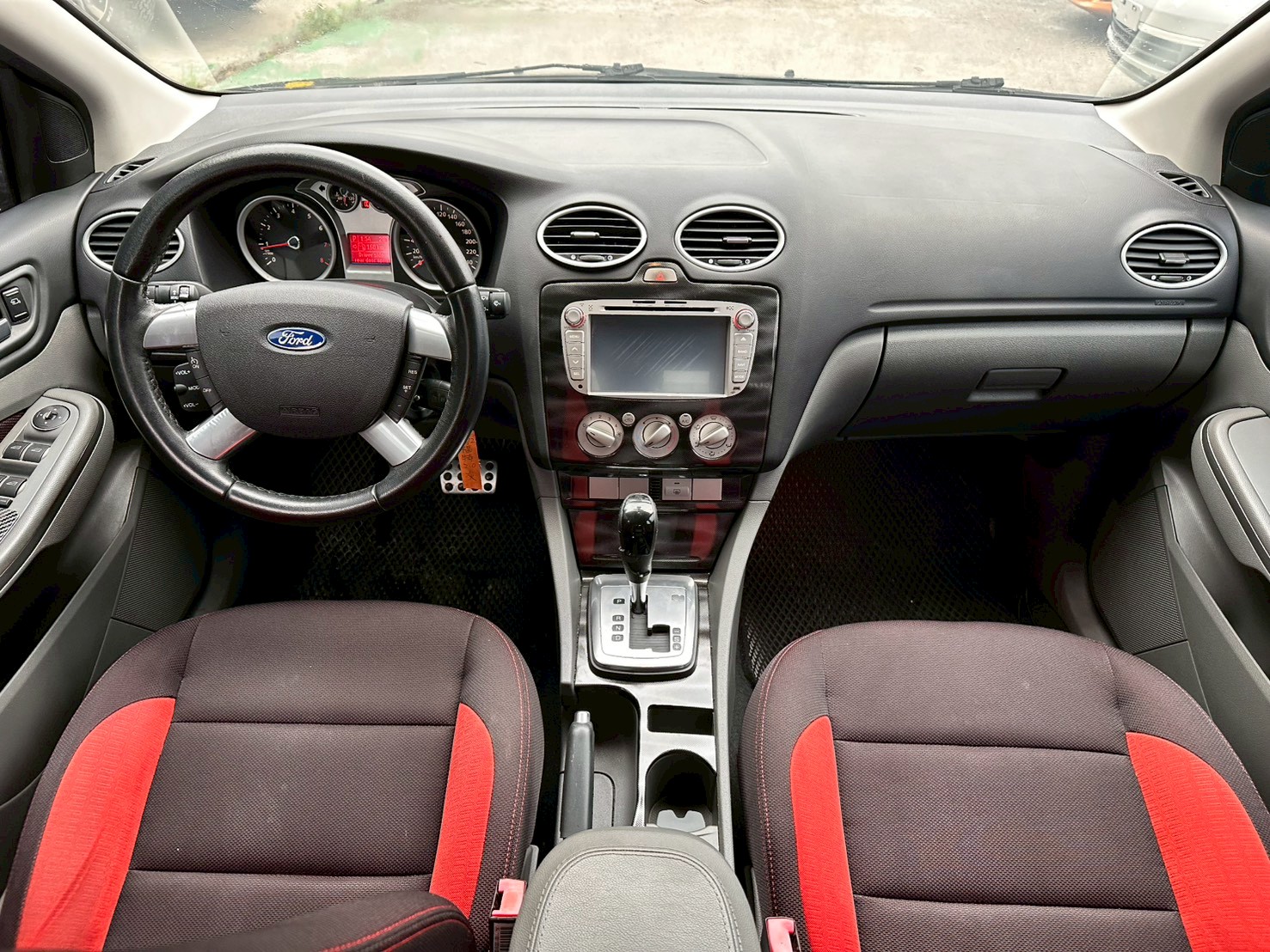 ☪2012年 FORD 福特 FOCUS 佛卡斯 2.0L ☪歡迎搜尋粉絲專頁 【益群汽車】  第6張相片