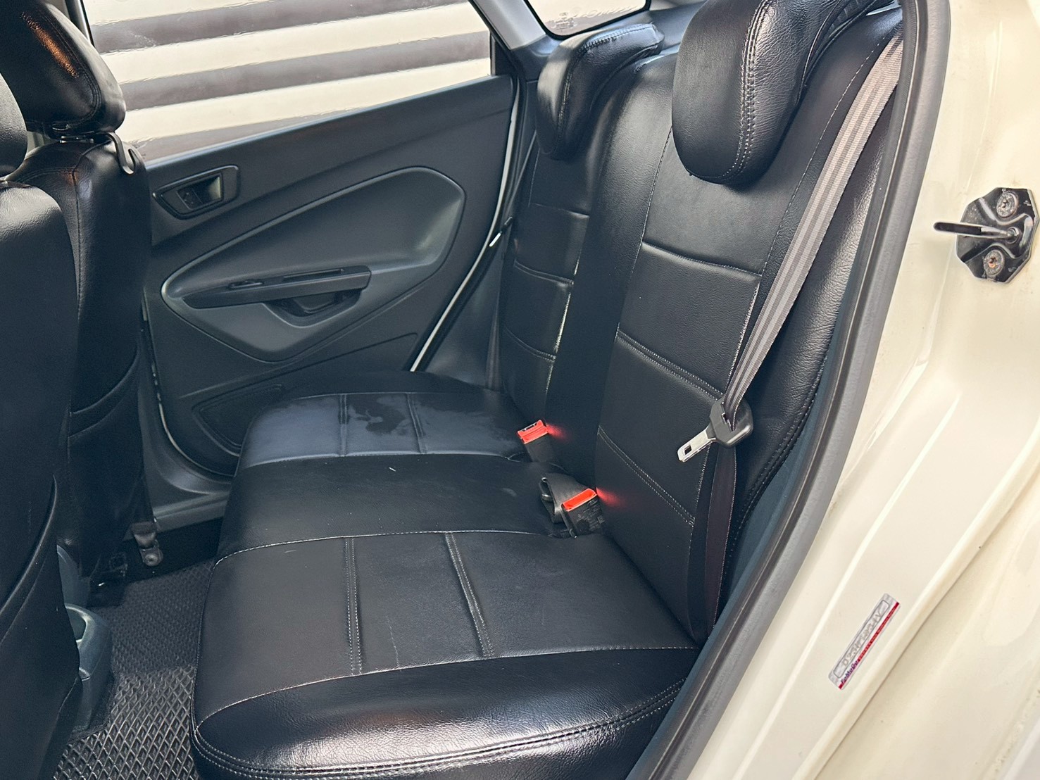 ☪2013年 FORD 福特 FIESTA 菲士塔 升級安卓機 1.6L ☪歡迎搜尋粉絲專頁 【益群汽車】  第3張相片