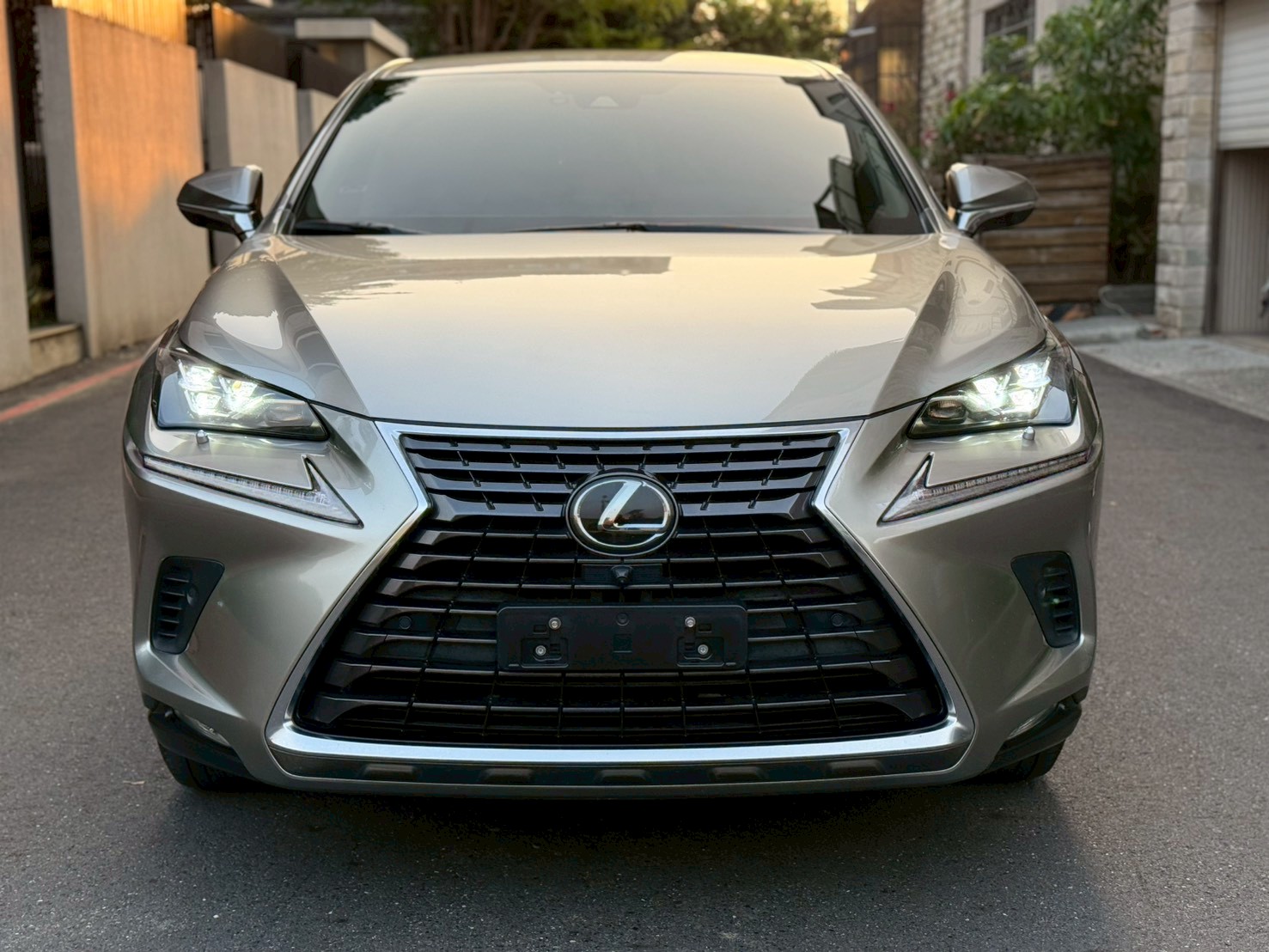 ☪2020年 LEXUS 凌志 NX300T 渦輪 豪華版 2.0L ☪歡迎搜尋粉絲專頁 【益群汽車】  第2張相片