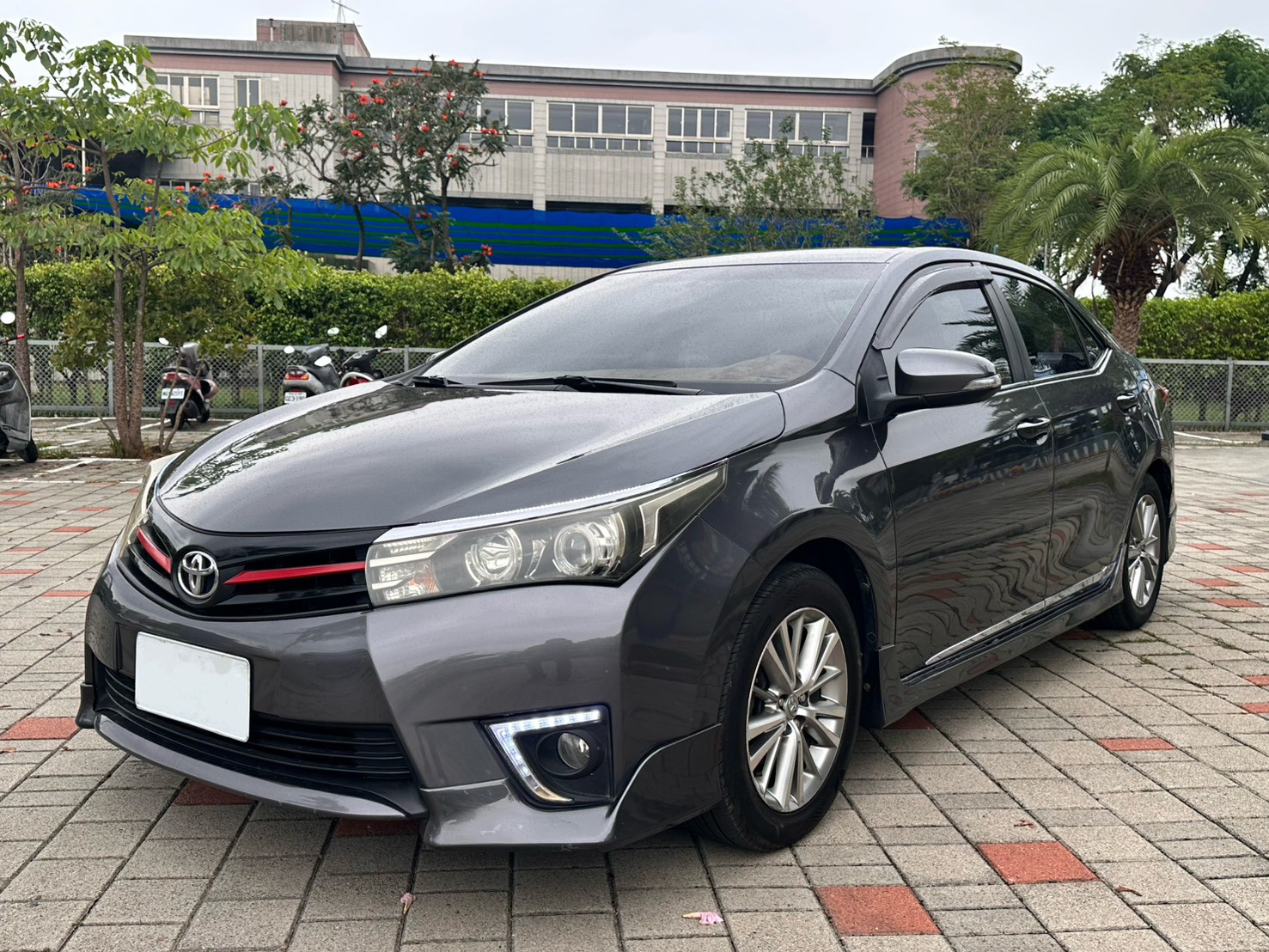 ☪2014年 豐田 TOYOTA  國民神車 ALTIS E版里程僅跑96000公里 升級安卓機 全車空力套件 1.8L ☪歡迎搜尋粉絲專頁 【益群汽車】  第1張相片