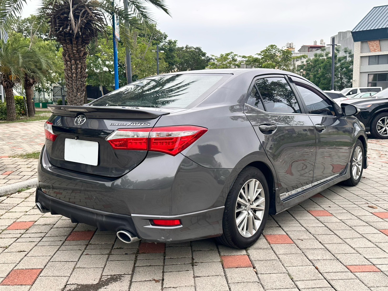 ☪2014年 豐田 TOYOTA  國民神車 ALTIS E版里程僅跑96000公里 升級安卓機 全車空力套件 1.8L ☪歡迎搜尋粉絲專頁 【益群汽車】  第4張相片