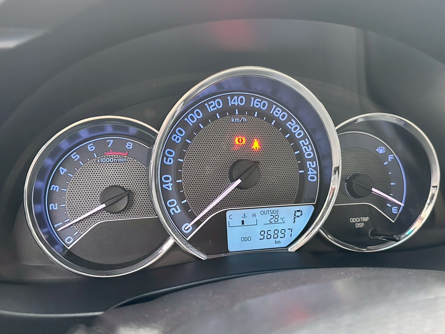 ☪2014年 豐田 TOYOTA  國民神車 ALTIS E版里程僅跑96000公里 升級安卓機 全車空力套件 1.8L ☪歡迎搜尋粉絲專頁 【益群汽車】  第7張相片