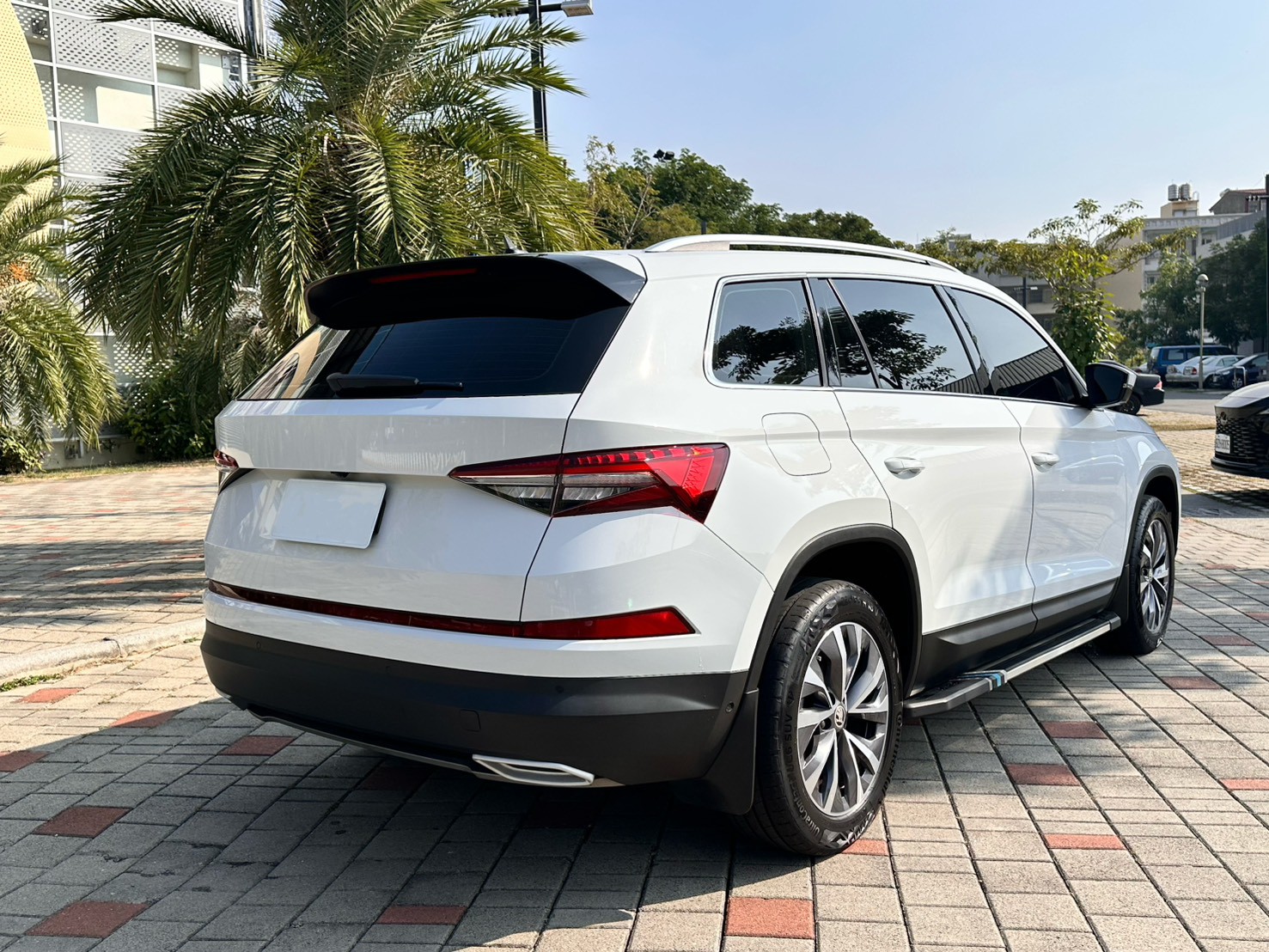 ☪2022年 SKODA 司可達 KODIAQ 大棕熊 豪華菁英版 七人座 1.5L ☪歡迎搜尋粉絲專頁 【益群汽車】  第4張相片