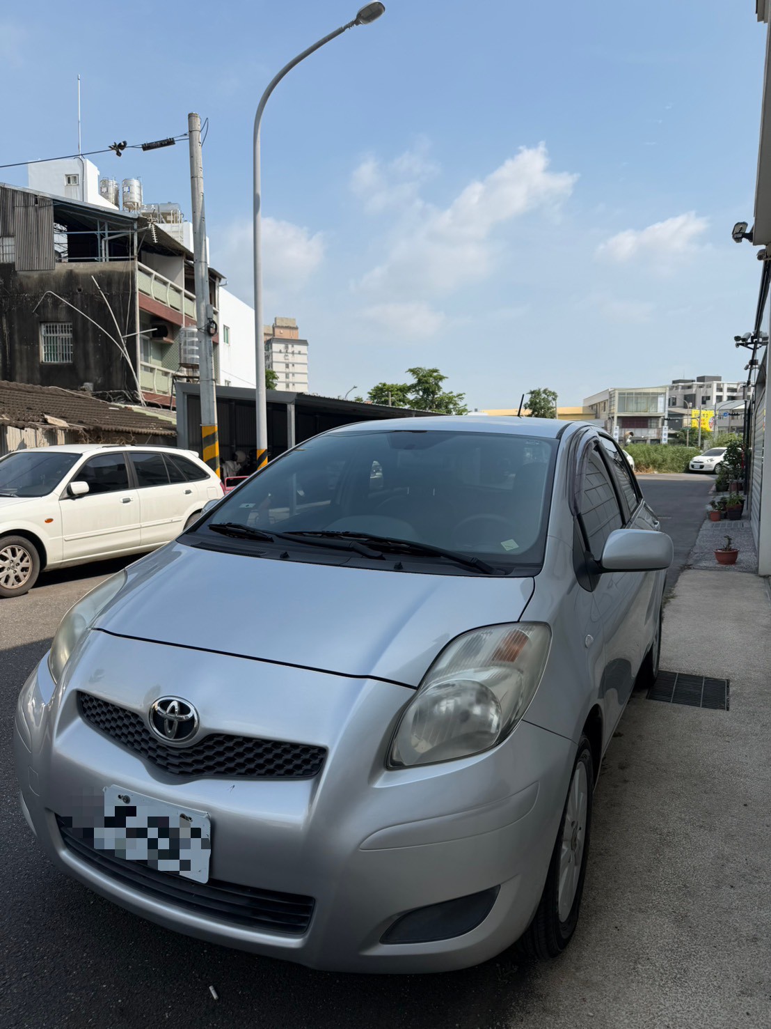 ☪2011年 TOYOTA 豐田  YARIS 小鴨 五門掀背 1.5L ☪歡迎搜尋粉絲專頁 【益群汽車】  第1張相片