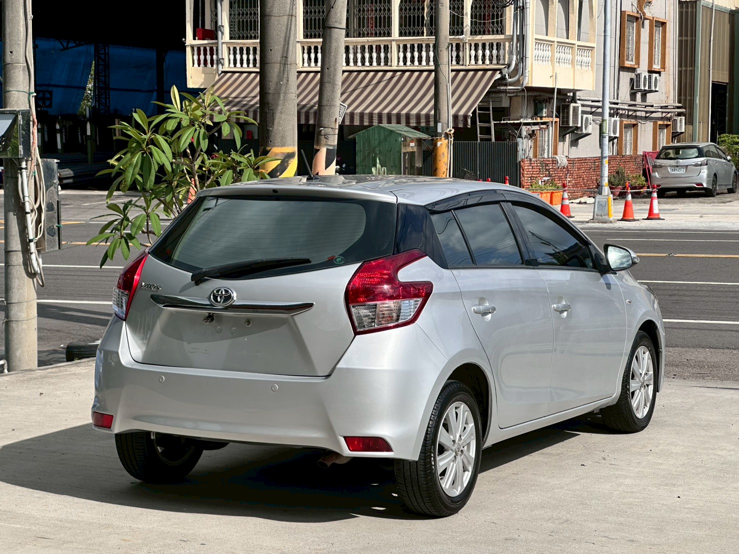 ☪2016年 TOYOTA YARIS 1.5L ☪歡迎搜尋粉絲專頁 【益群汽車】  第4張相片
