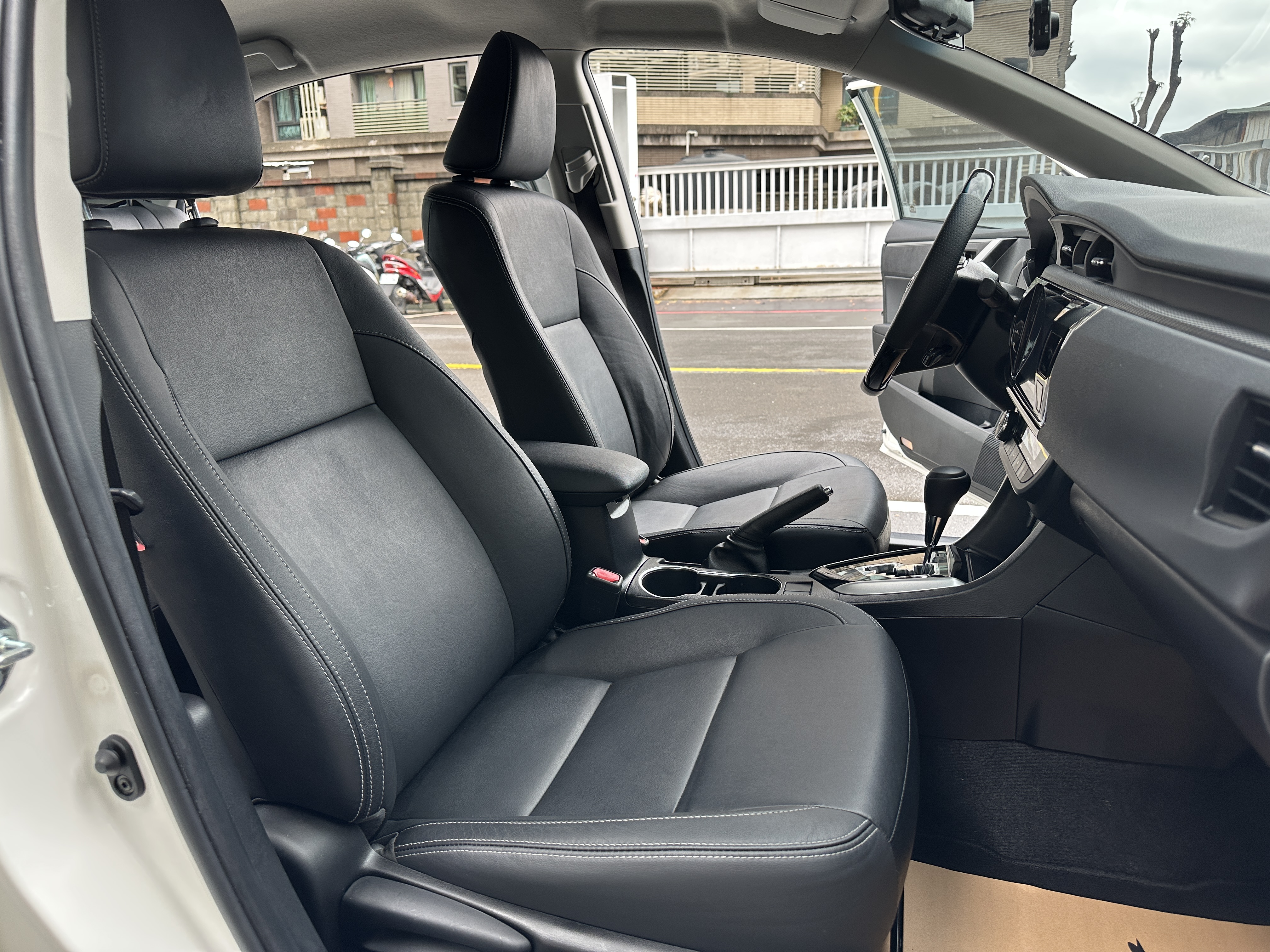 2014 ALTIS 經典版 全車原版件 低里程  第9張相片
