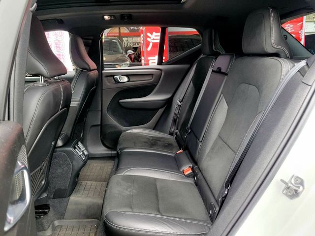 2019年 VOLVO XC40 2.0 T5 R-Design AWD  第8張相片