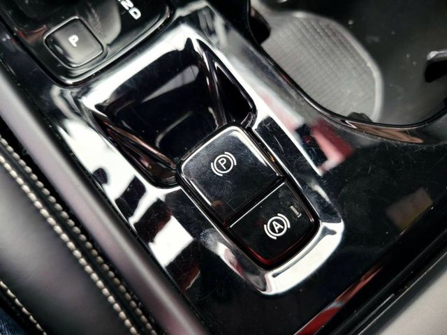 2019年 VOLVO XC40 2.0 T5 R-Design AWD  第15張相片