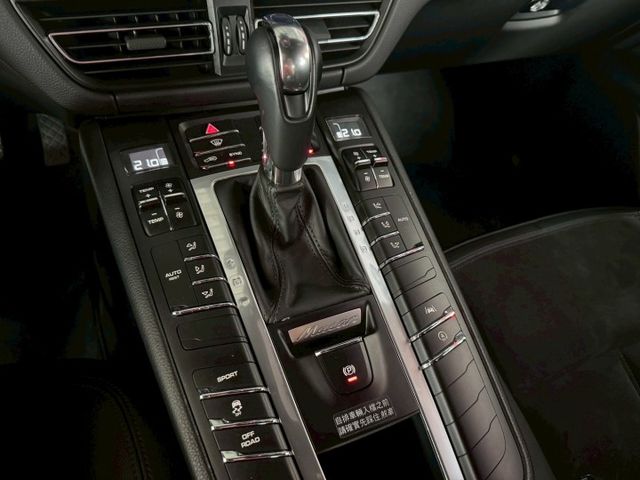 2019年 PORSCHE MACAN 2.0T  第17張相片