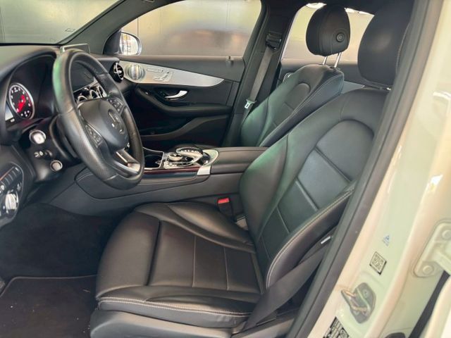 2017年 BENZ GLC300 Coupe 2.0 AMG 4MATIC  第9張相片