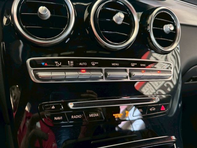 2017年 BENZ GLC300 Coupe 2.0 AMG 4MATIC  第16張相片