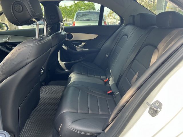 2017年 BENZ C200 2.0 W205 Avantgarde  第6張相片