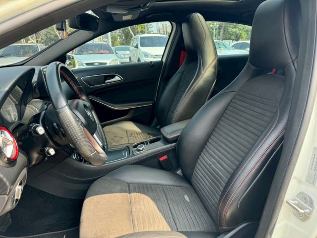 2014年 BENZ A250 2.0 運動版  第6張相片