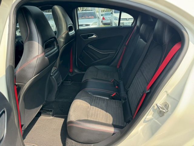 2014年 BENZ A250 2.0 運動版  第7張相片