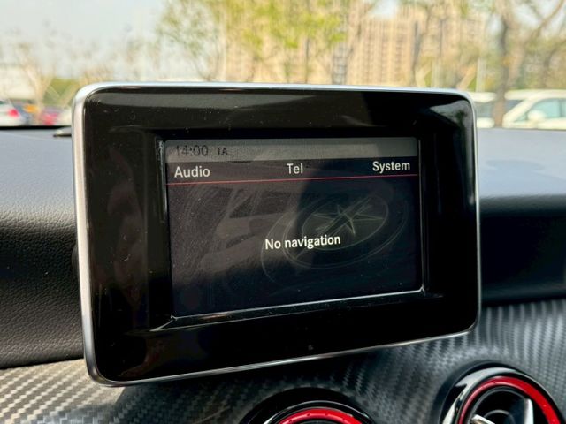 2014年 BENZ A250 2.0 運動版  第10張相片