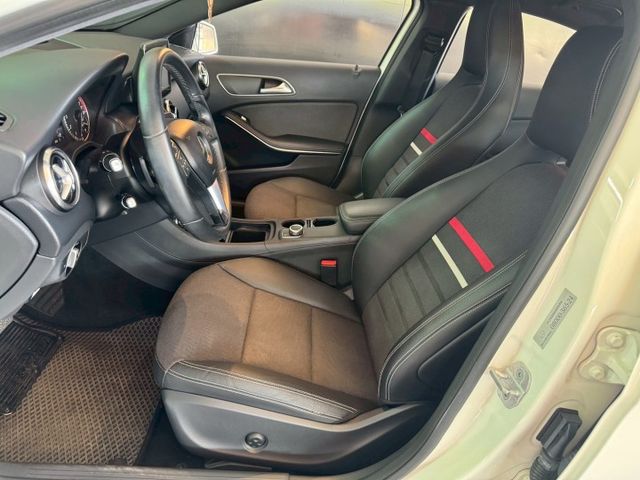 2014年 BENZ A180 1.6  第6張相片