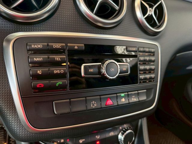 2014年 BENZ A180 1.6  第13張相片