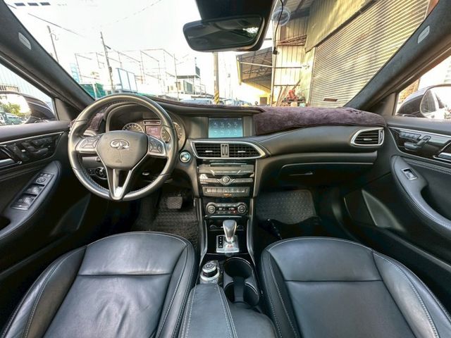 2017年 INFINITI Q30 1.6 風尚版  第8張相片