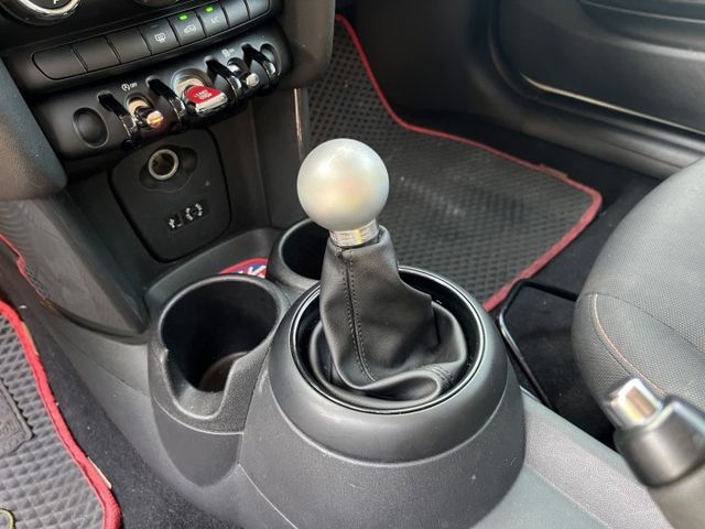 2014年 MINI Cooper Hatch One 1.2 三門  第11張相片